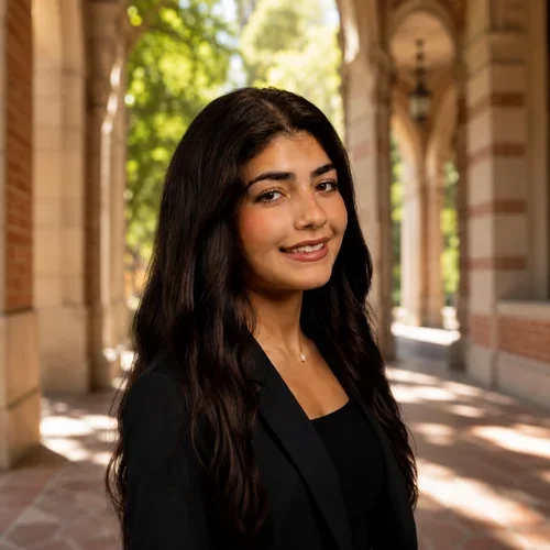 Headshot of Elena Jafari